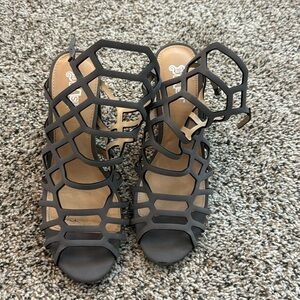 Grey heels, 8.5